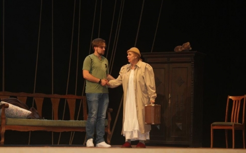 Карагандинские зрители станут первыми, кто увидит на сцене театра пьесу «Стена живых»