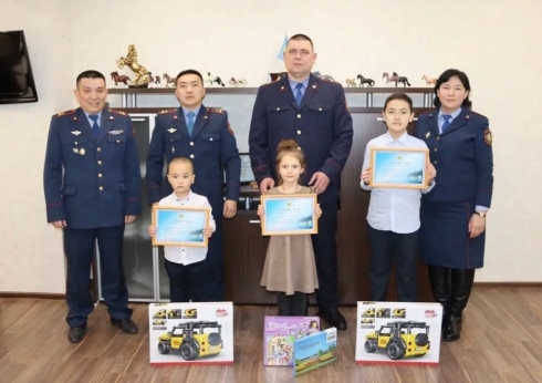 Управление ДП Карагандинской области провел среди детей полицейских конкурс рисунков