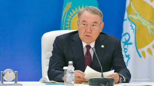 Назарбаев подписал постановление о внеочередном съезде Nur Otan