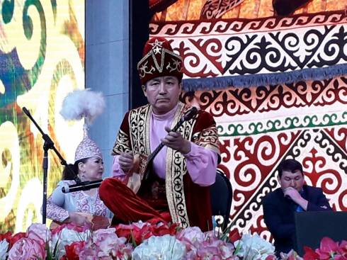 Древнюю традицию казахских кюйши показали домбристы на фестивале в Караганде