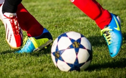 Работающая на рынках Караганды молодежь будет играть в футбол по понедельникам