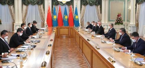 Президент Касым-Жомарт Токаев провел встречу с Председателем КНР Си Цзиньпином