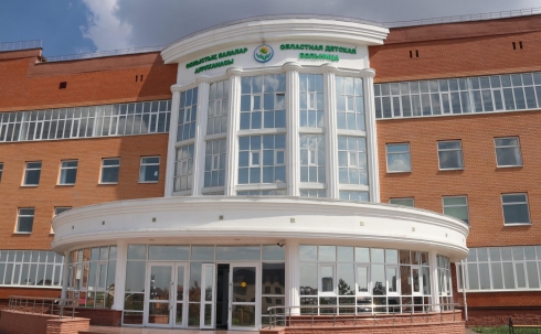 Лифт с маленькими пациентами застрял в новой Областной детской больнице Караганды