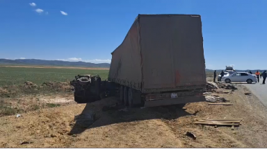 Выживший в смертельном ДТП в Карагандинской области водитель грузовика получил перелом позвоночника