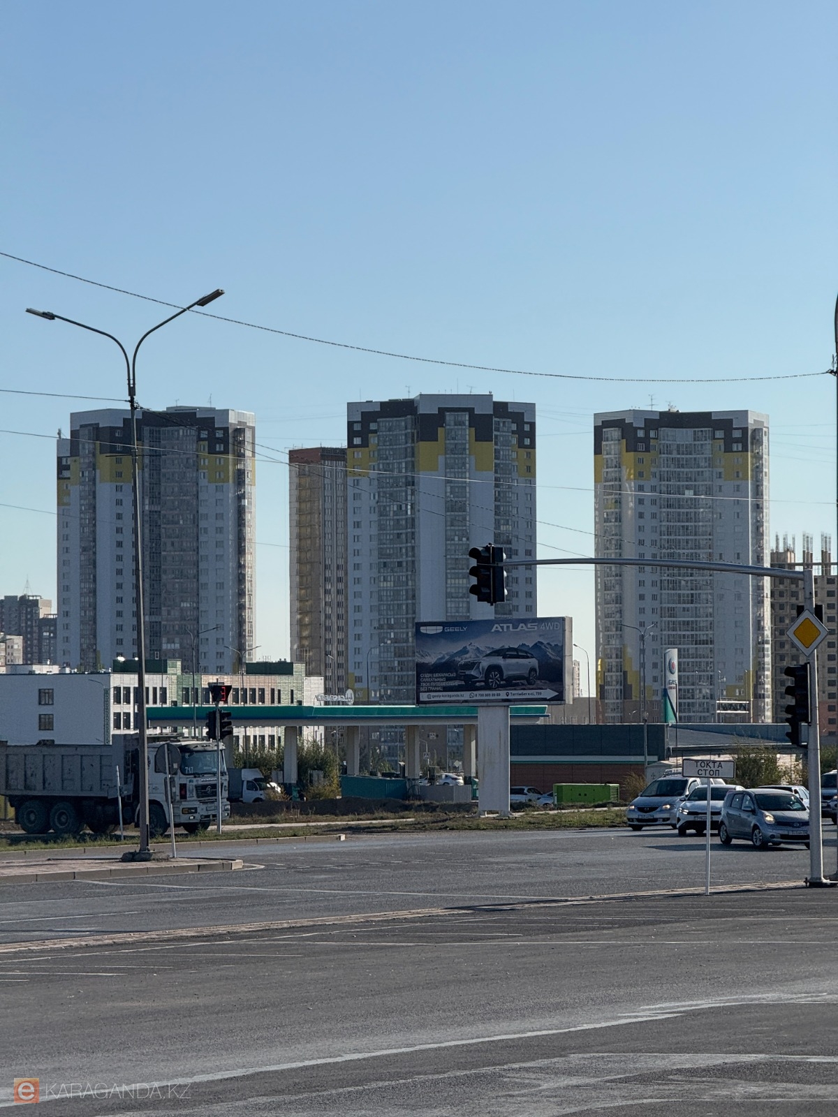 В Караганде проведут ночную уборку по улице Ашимова: жителей просят убрать автомобили
