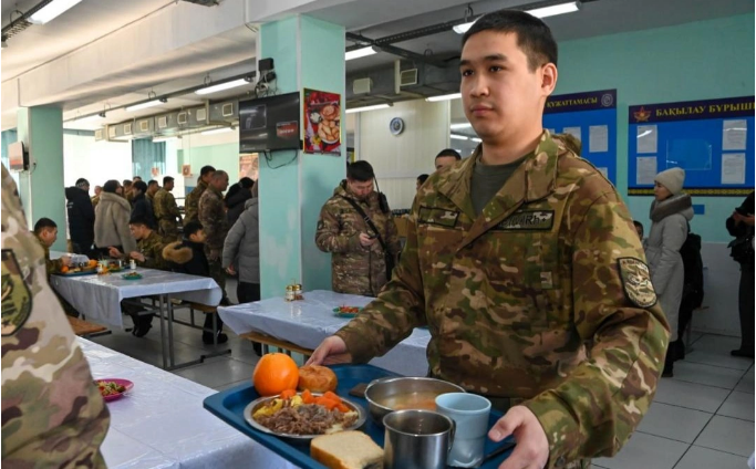 Шведский стол и национальные блюда появятся в армии Казахстана