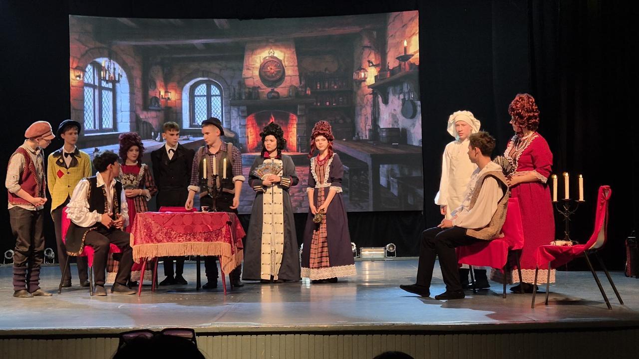 «Обыкновенное чудо»: школьники из Караганды завоевали Гран-при на Международном фестивале детских театров