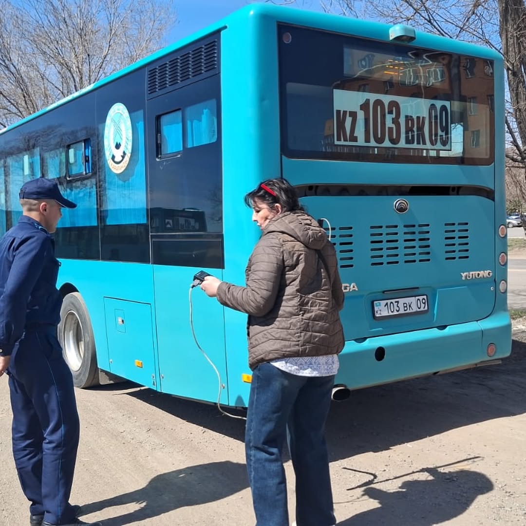 В Караганде проверили «чистоту» выхлопов транспорта