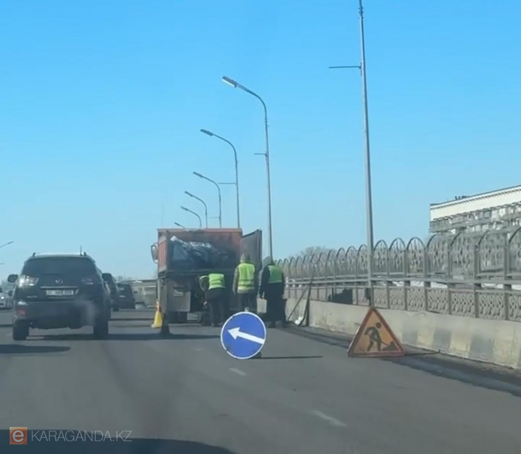 В Караганде на путепроводе по проспекту Бухар жырау начались ремонтные работы