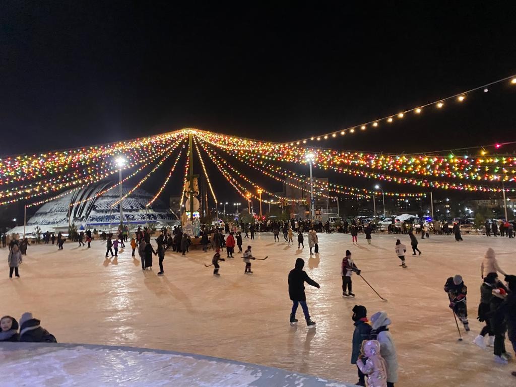 Как прошло открытие ледового катка в Темиртау