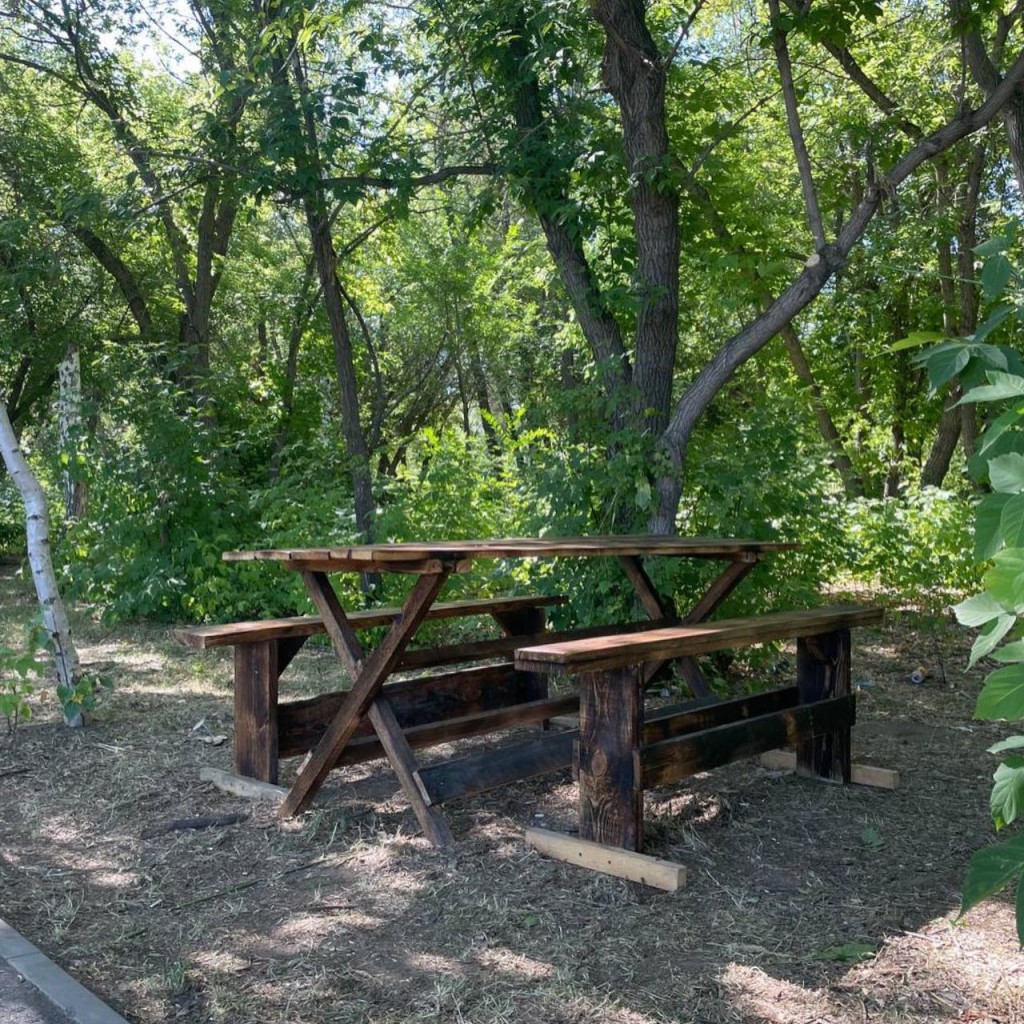 Куда пропали столики для пикников из Центрального парка Караганды?