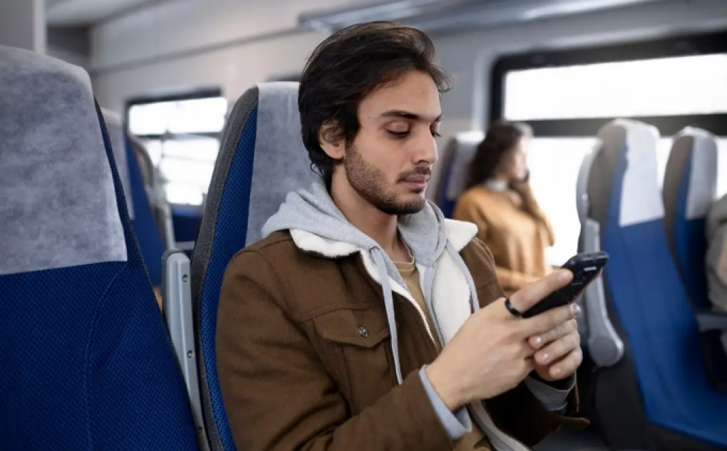 В Казахстане завершили тестирование интернета в поездах