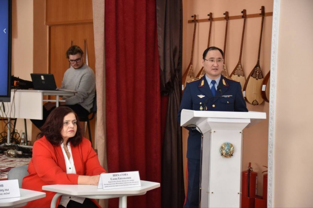 Начальник ДП Карагандинской области встретился со школьниками города Абай