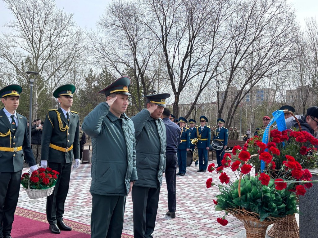 Национальная гвардия отдала дань памяти героям, погибшим на таджикско-афганской границе