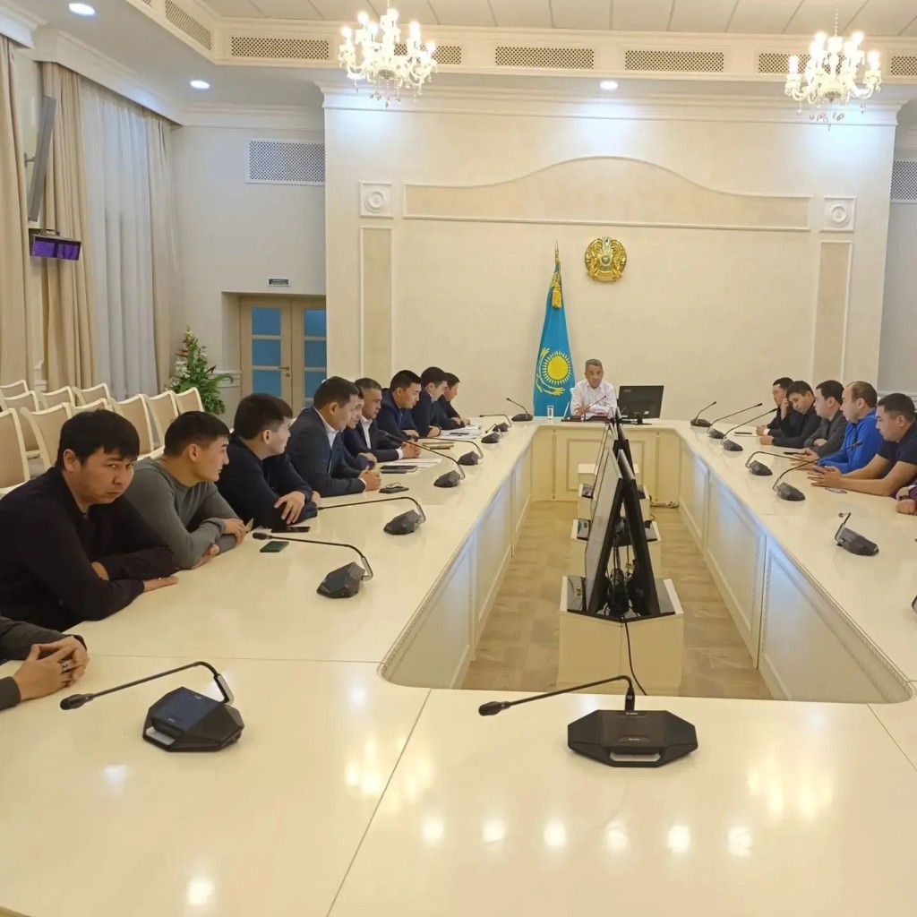 В карагандинском акимате обсудили проблемы с содержанием автодорог в зимний период