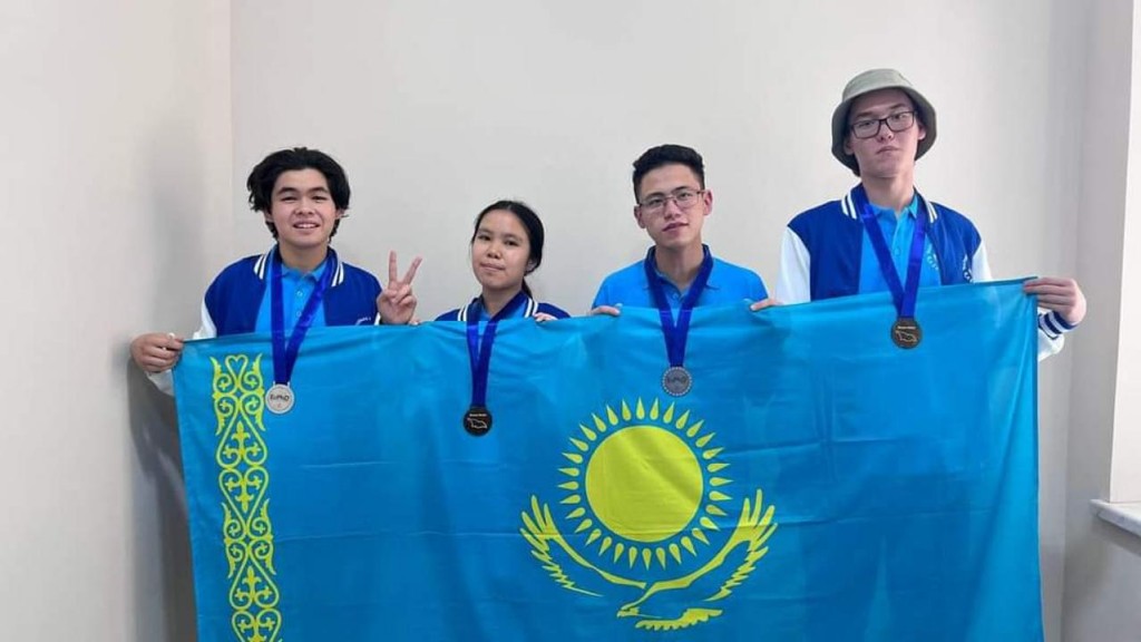Карагандинская школьница завоевала бронзовую медаль на олимпиаде по физике в Грузии