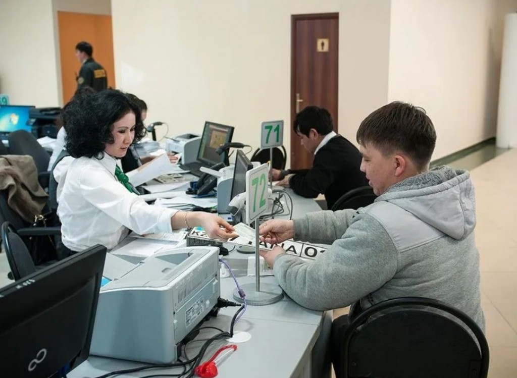 Работы по регистрации транспорта приостановили в спецЦОНе Караганды