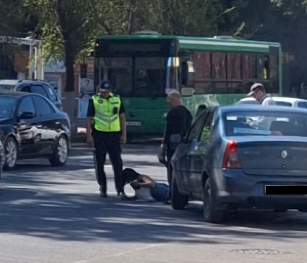 В центре Караганды сбили женщину на пешеходном переходе
