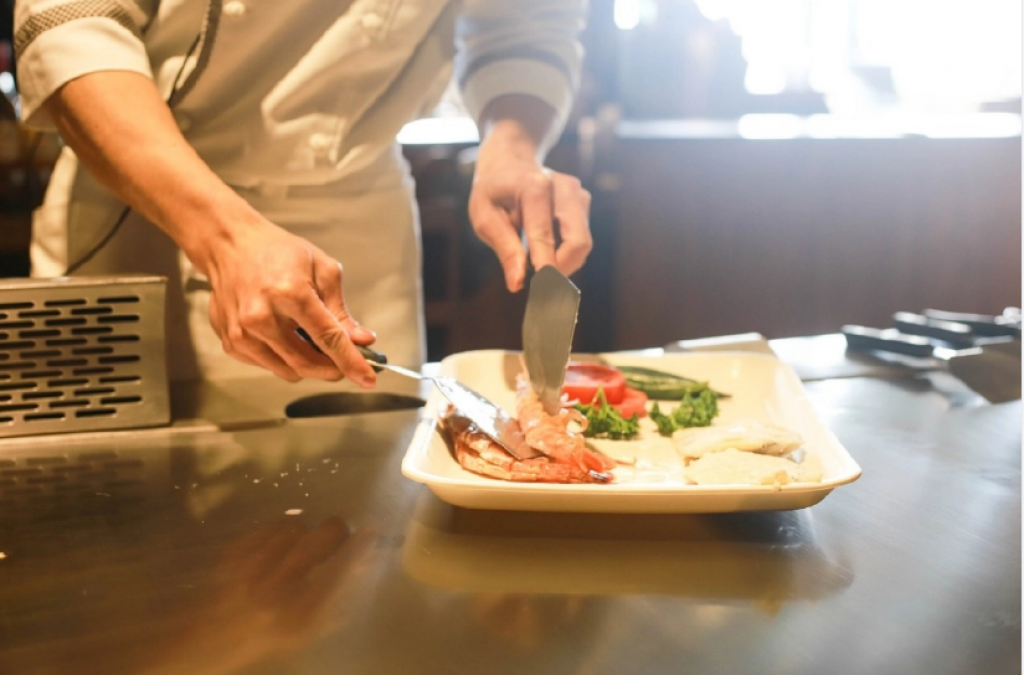 Казахстанцы стали тратить больше на питание вне дома