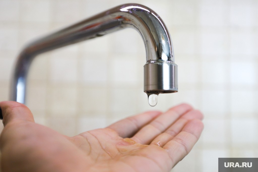 Сделайте запас! В нескольких районах Караганды отключат холодную воду 6 декабря