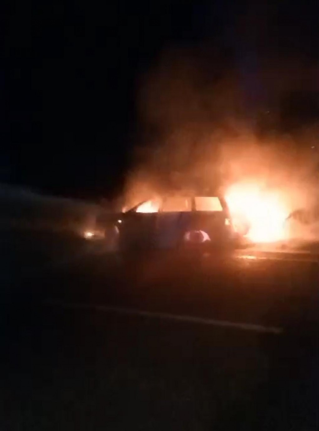 Машина целиком сгорела на объездной дороге в Караганде