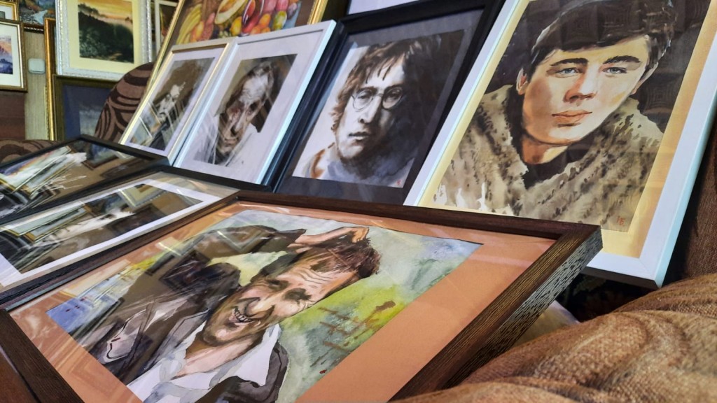 «Написал тех, кого уважаю»: карагандинский художник Игорь Баграмов готовится к персональной выставке