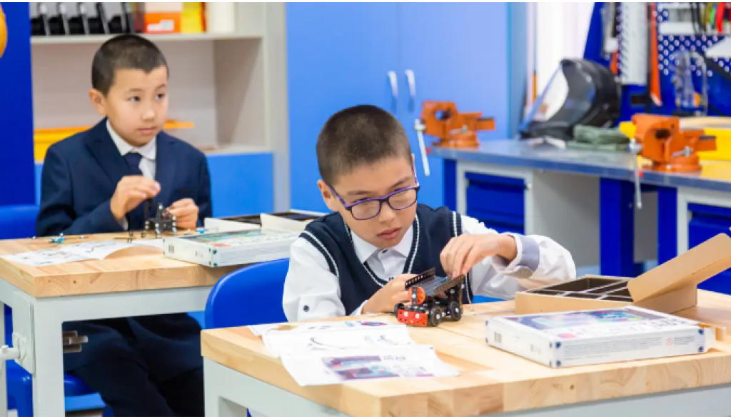 1700 предметных кабинетов были оборудованы в казахстанских школах