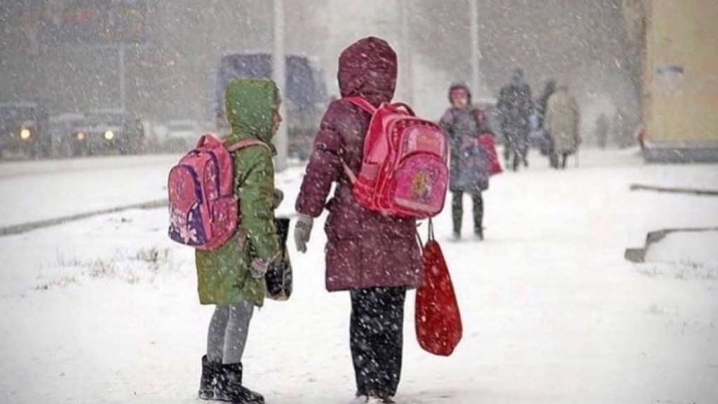 В Караганде школьников с 0 по 4 классы первой смены перевели на дистанционку
