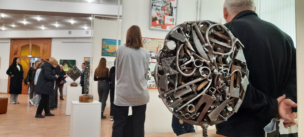 Отчетная выставка Союза художников Караганды открылась в областном музее ИЗО