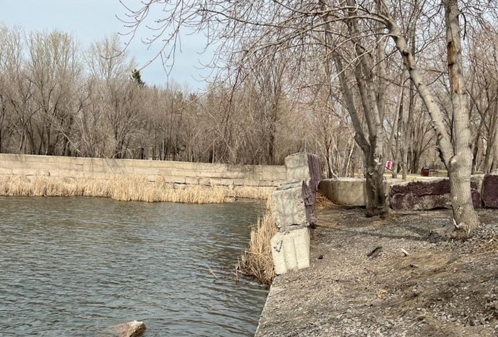 Восстановление подпорных стен озер в Центральном парке Караганды откладывается