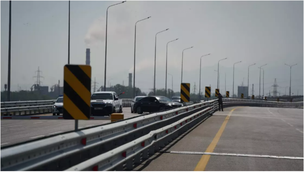 Более 38 млн тенге вернут водителям в Карагандинской области за проезд по платным дорогам