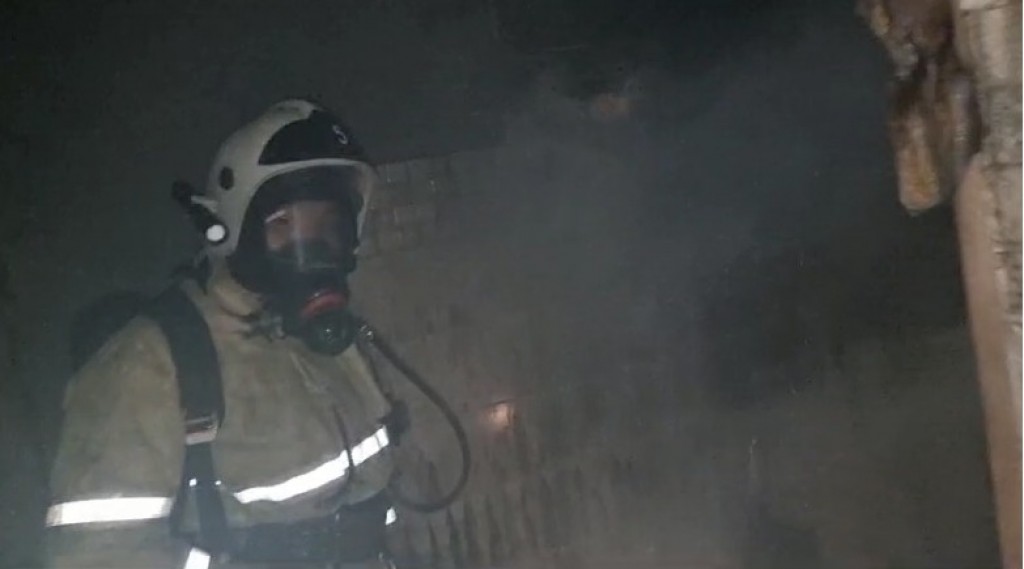 В Караганде во время пожара в гостинице спасли пять человек