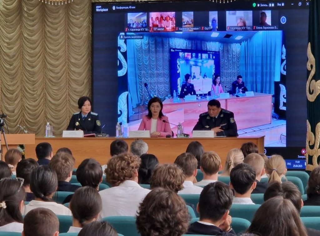 В Караганде через беседы со школьниками борются с подростковой преступностью