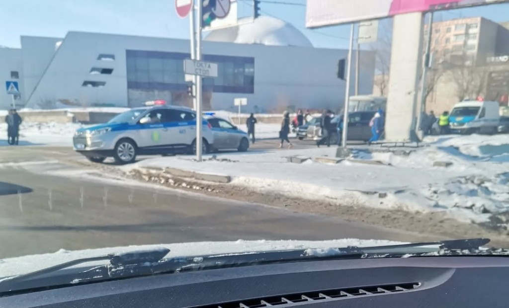 Автоледи стреляла из аэрозольного пистолета в другого водителя в Темиртау