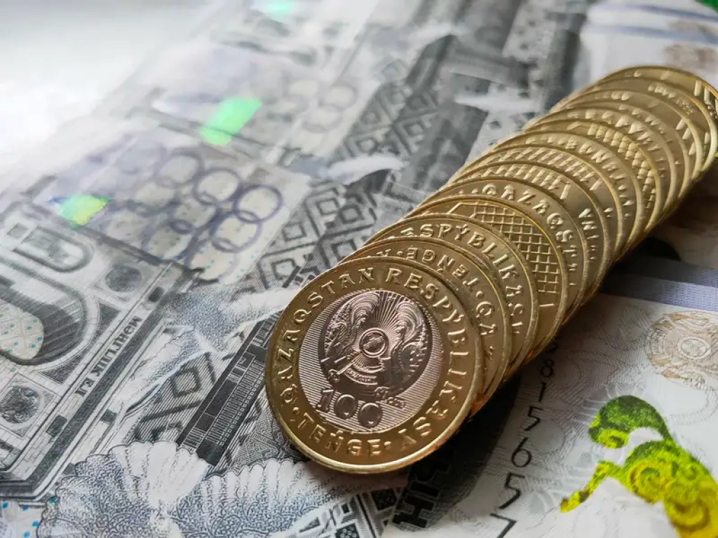 Мажилис принял поправки в проект трехлетнего бюджета