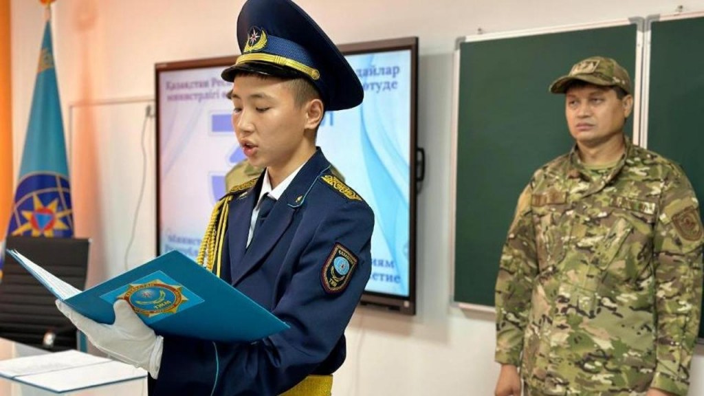 Порно күйеу бала мас күйеу енесін жалайды