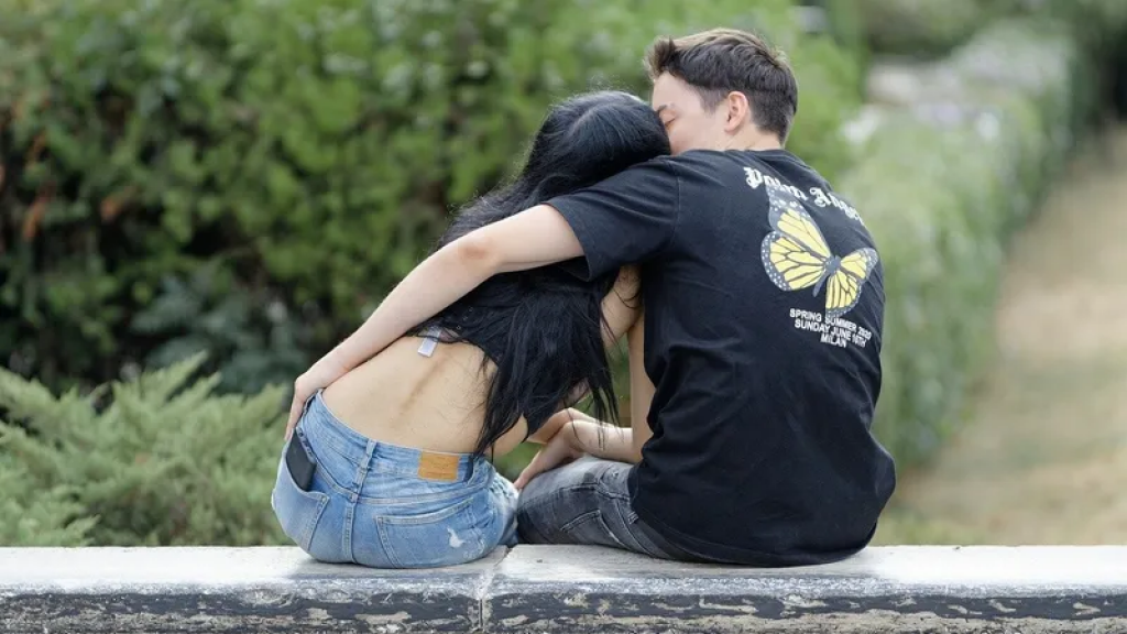 Разговор про это: как родители и психологи относятся к предложенным урокам полового просвещения детей