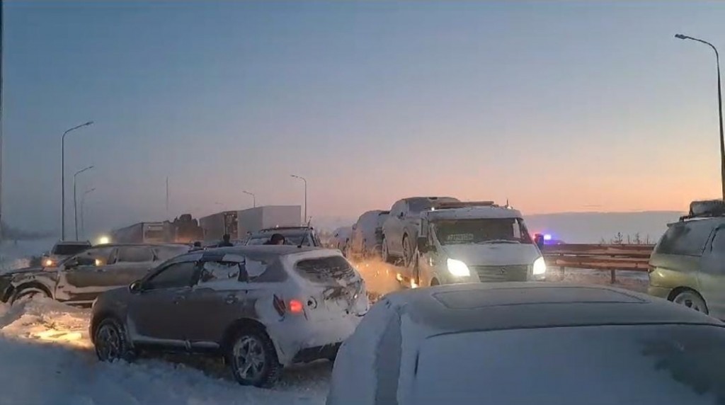 На трассе Темиртау – Караганда произошло массовое ДТП. Двое госпитализированы