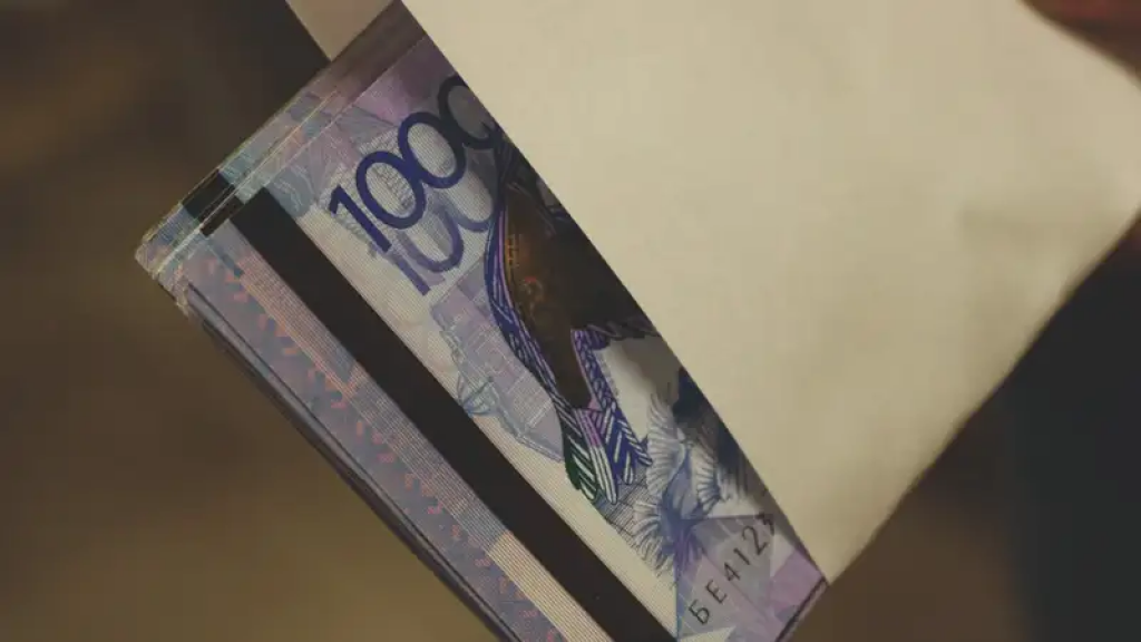 Более четырех миллионов казахстанцев получили допвыплаты от работодателей