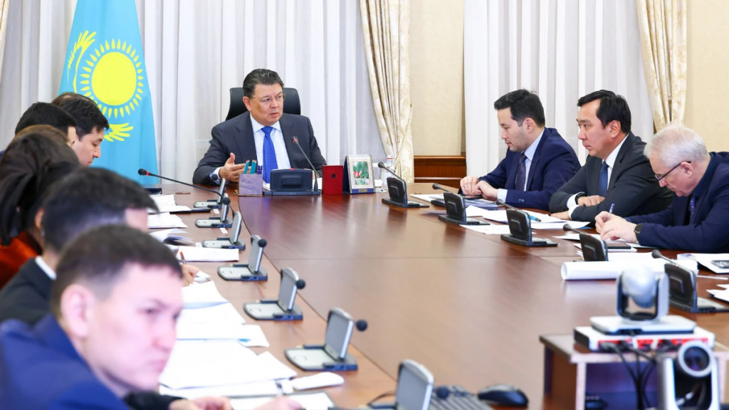 Модельдеуден техникаға дейін: ел көктемгі су тасқынына дайындалуда