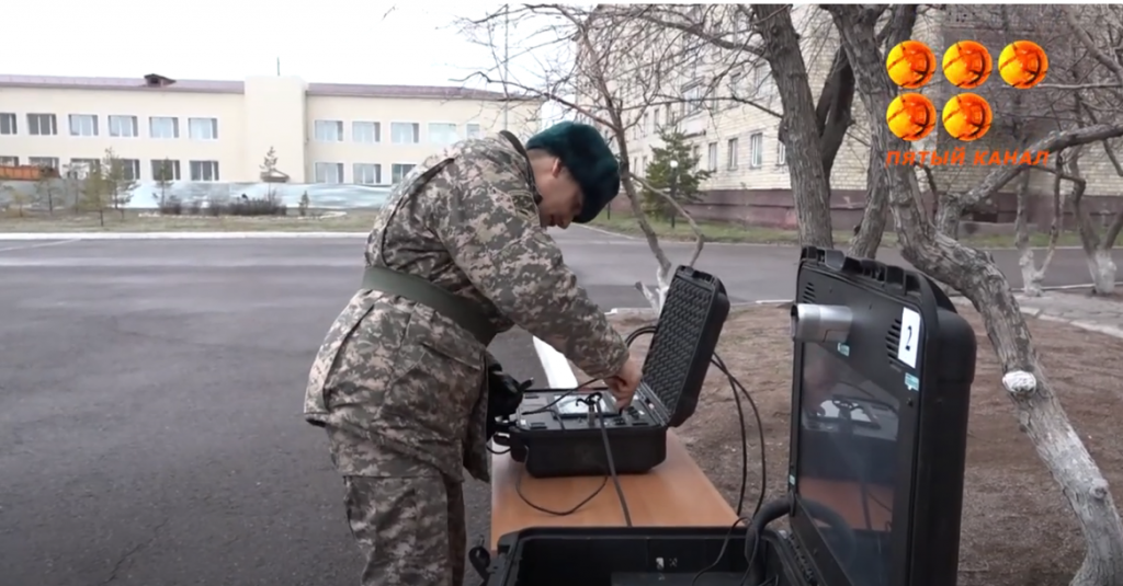 По случаю Дня военной связи свои умения продемонстрировали военнослужащие поселка Актас