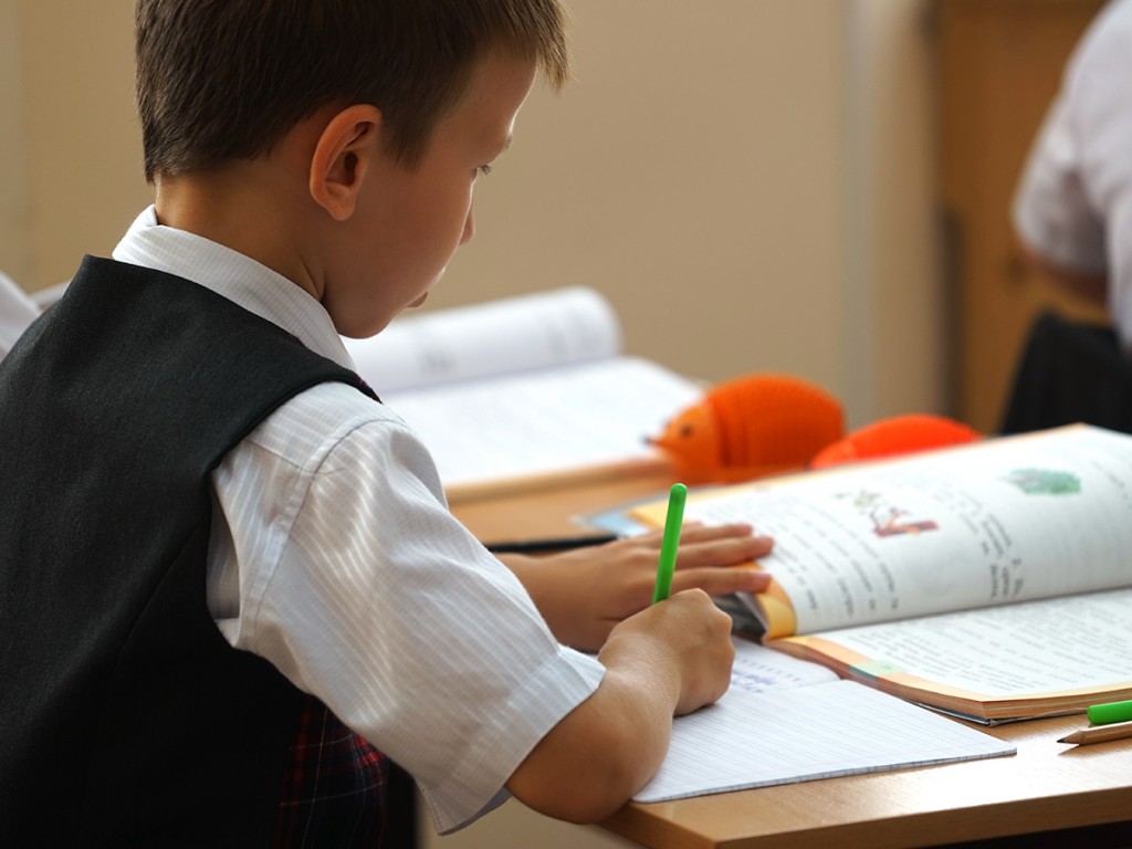 С 1 апреля в Караганде и области начнется прием заявлений в 1 класс