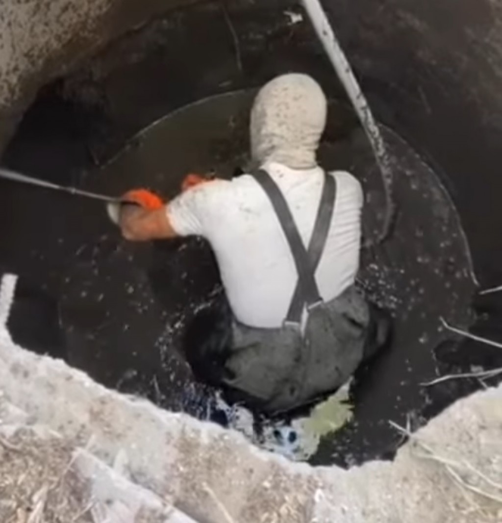 В Караганде ведется большая работа по очистке ливневой канализации