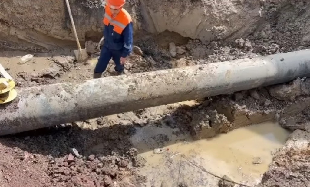В Караганде нашли причину аварии на магистральном водопроводе №6