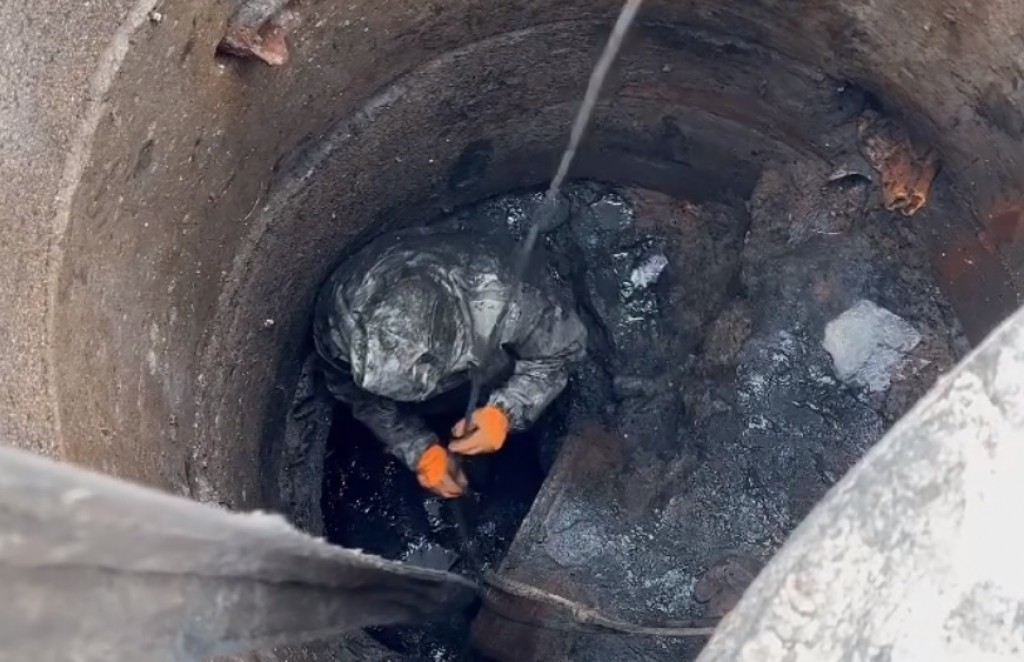 В Караганде продолжают устранять проблему канализационного коллектора №10