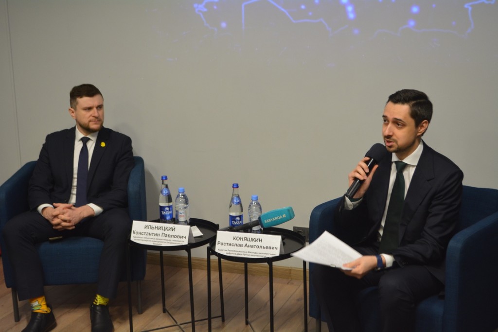 Вице-министр ИИ и цифрового развития РК встретился с карагандинцами