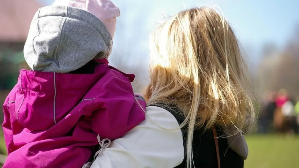 Әрбір бесінші қазақстандықтың балаларды демалысқа жіберуге мүмкіндігі жоқ