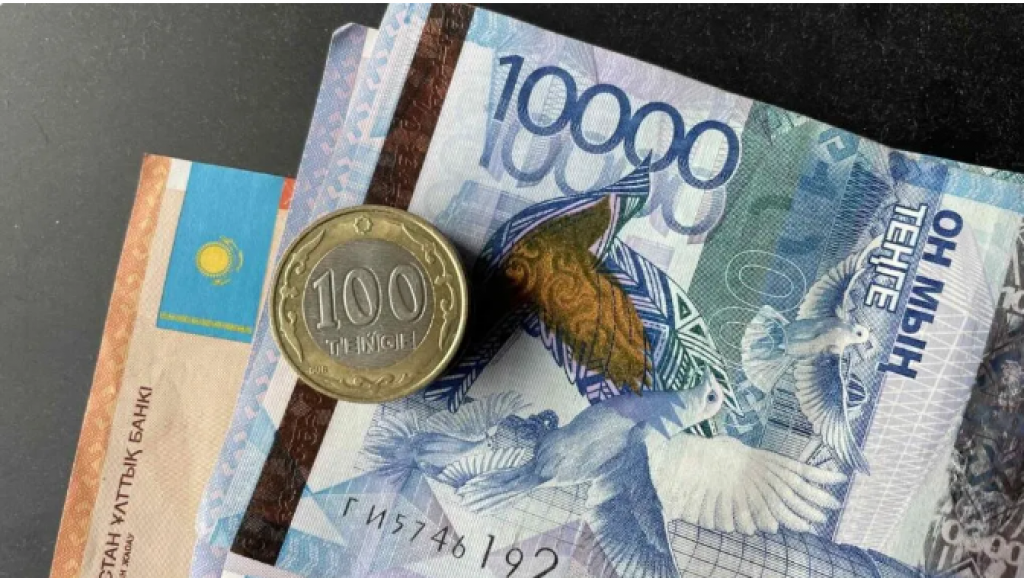 Қоғамдық орындарда түкіргені үшін қанша қазақстандыққа айыппұл салынды