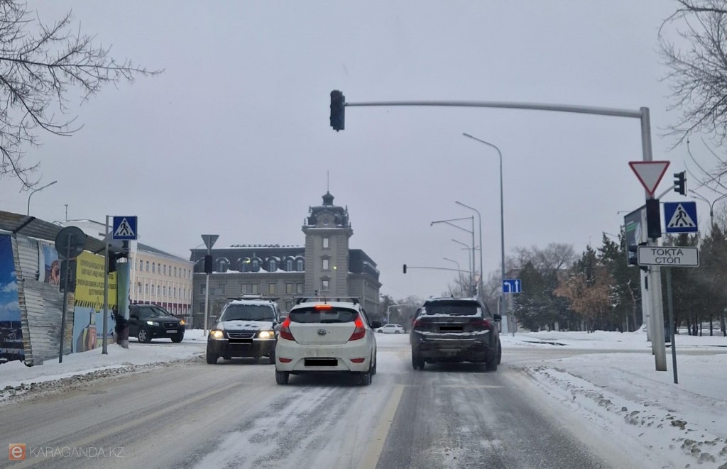 В Караганде светофоры защитили от отключений света: резервные источники питания появились на 40 перекрёстках