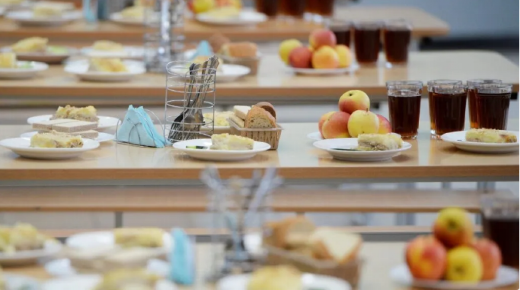 Более 700 тысяч школьников в Казахстане получают бесплатное горячее питание